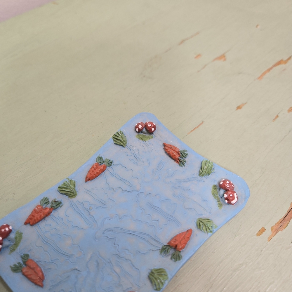 Mushroom Carrot Miniature Tray Decor - Picture 2 of 3
